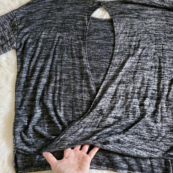 Rag & Bone Mia Long Sleeve Back Cutout Top Size Medium - Picture 5 of 10